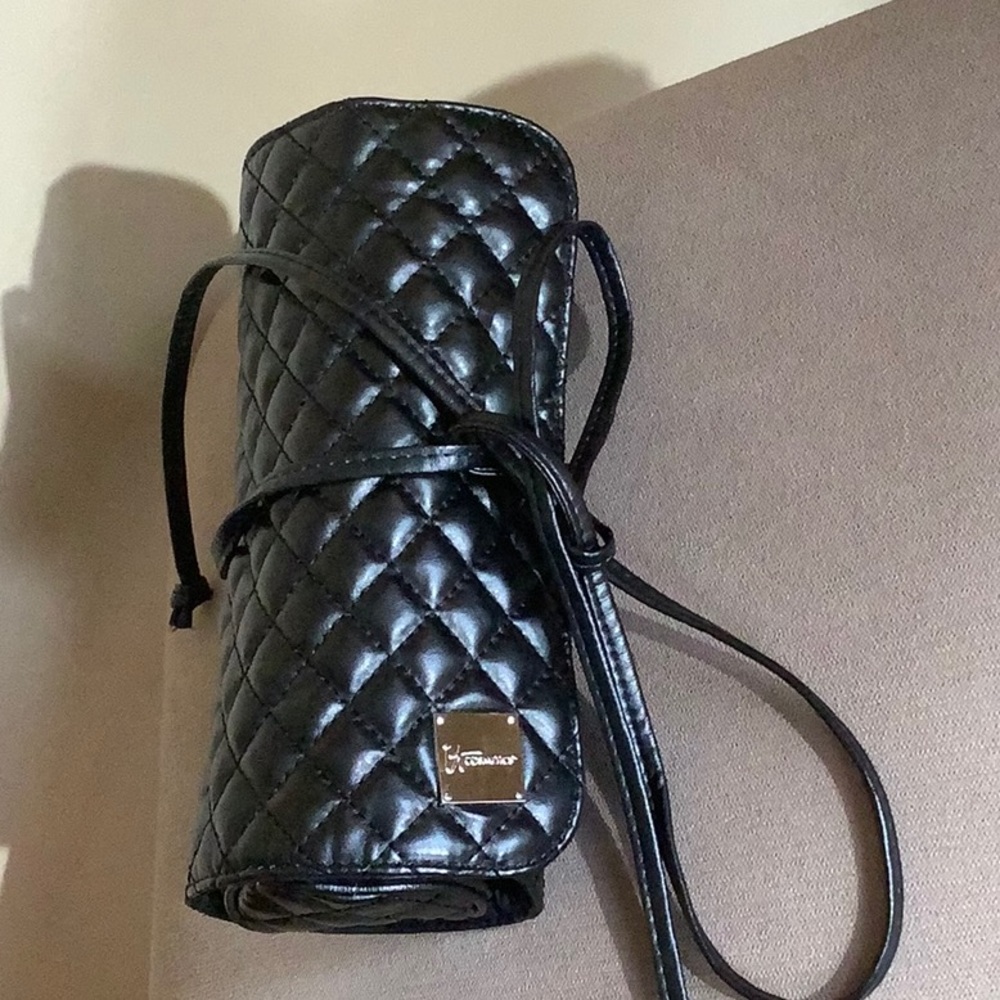 It Cosmetics Roll Bag